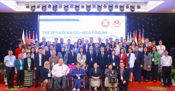 Các đại biểu đã cùng trao đổi và đưa ra những khuyến nghị để tăng cường các biện pháp nhằm phát triển đội ngũ nhân viên công tác xã hội - Ảnh: VGP/TC