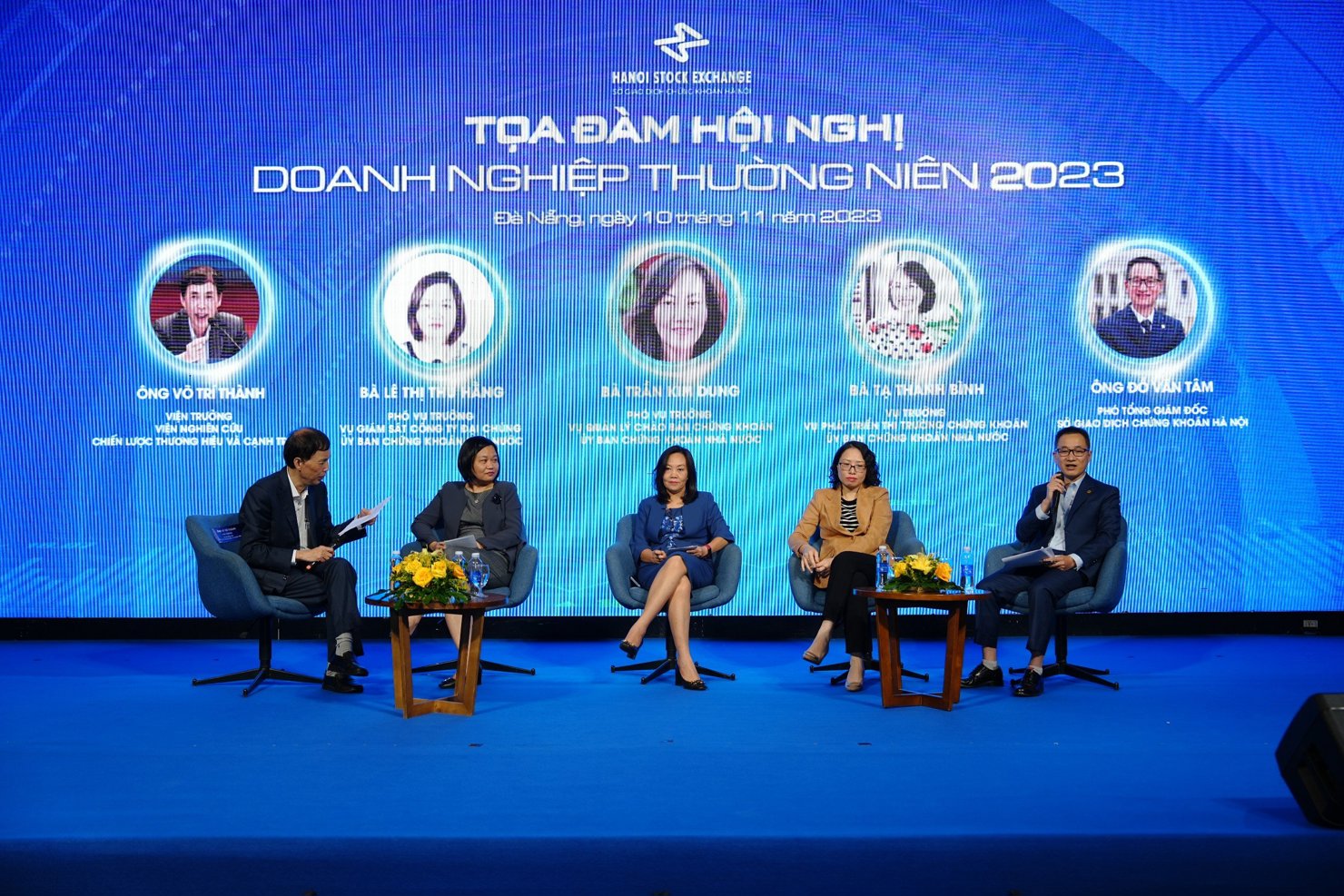 Các đại biểu tại Hội nghị.