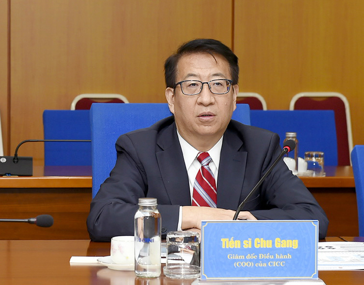 Giám đốc điều hành CICC Chu Gang phát biểu tại buổi làm việc. 