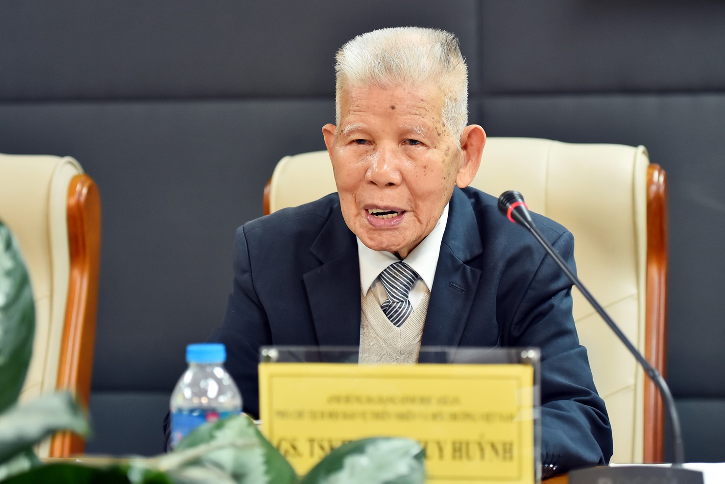 GS. TSKH Đặng Huy Huỳnh phát biểu - Ảnh: Báo Đại biểu Nhân dân