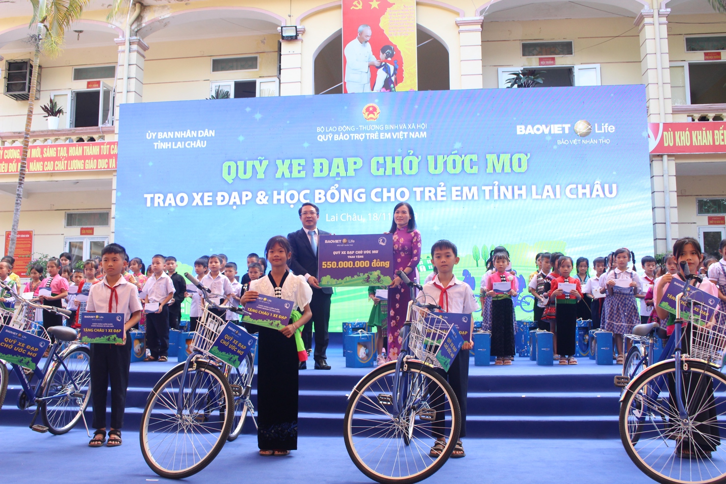 Chương tr&igrave;nh trao học bổng thường ni&ecirc;n từ &ldquo;Quỹ xe đạp chở ước mơ&rdquo;