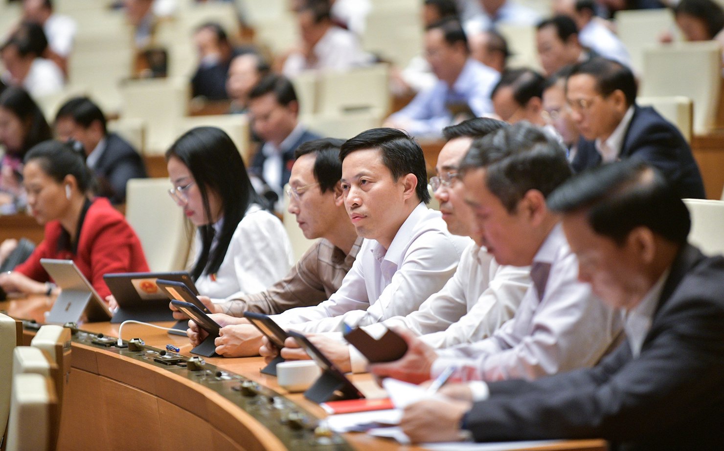 C&aacute;c đại biểu Quốc hội tại phi&ecirc;n họp.