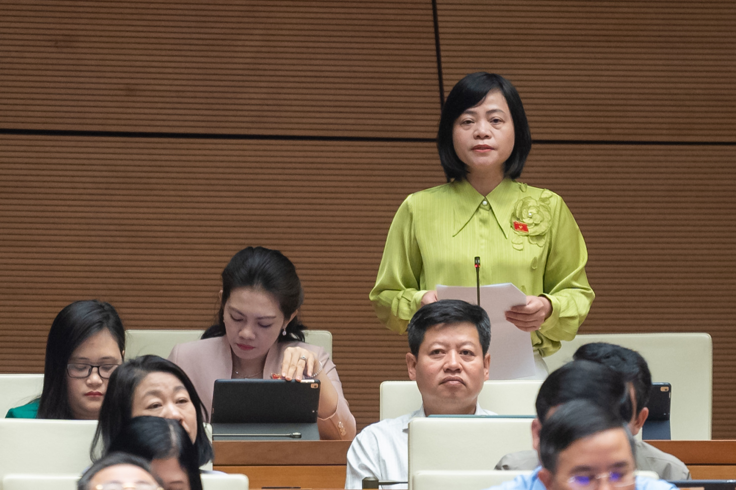 Đại biểu Nguyễn Thanh Cầm – Đoàn đại biểu Quốc hội tỉnh Tiền Giang phát biểu tại phiên thảo luận.