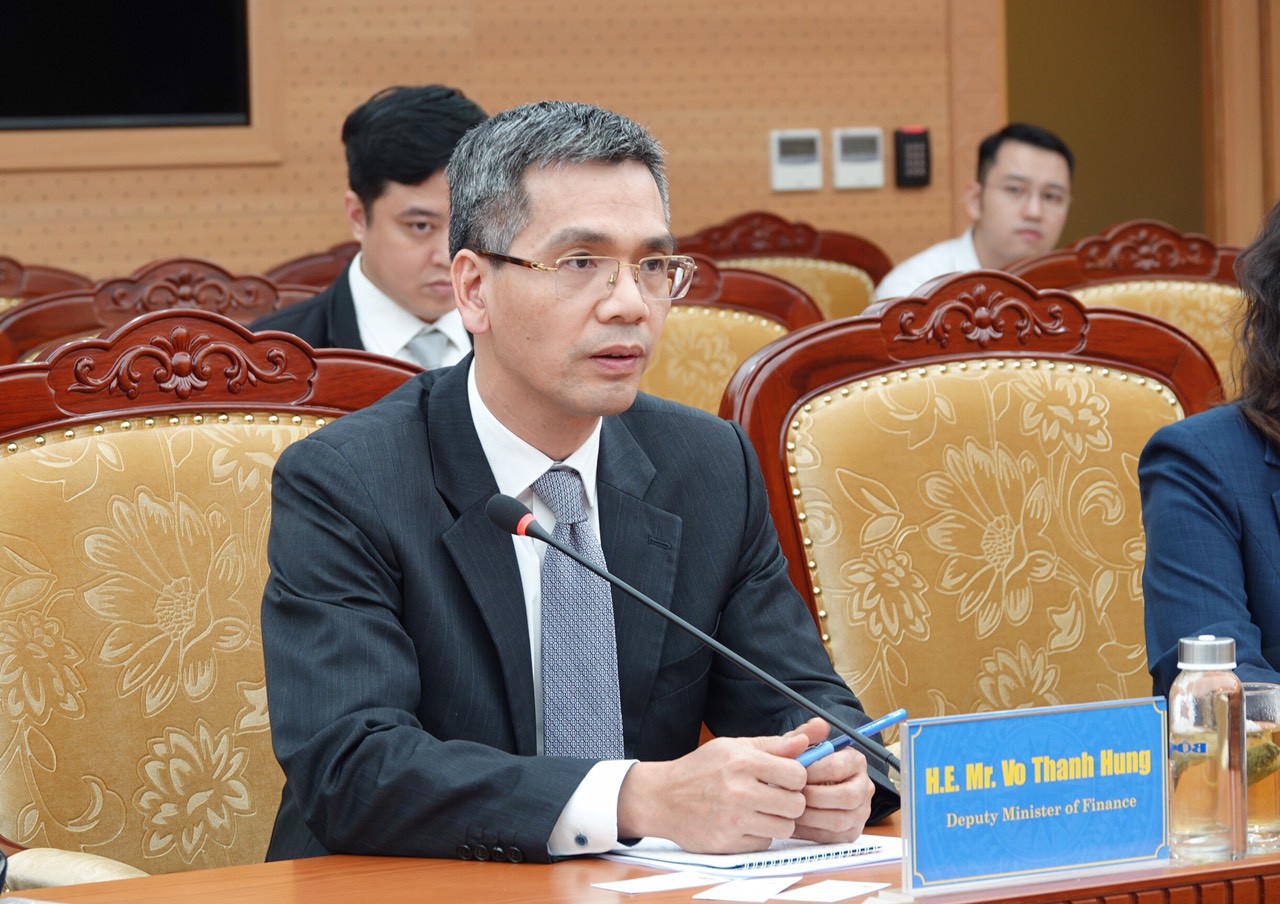 Thứ trưởng Bộ Tài chính Võ Thành Hưng phát biểu tại buổi làm việc .