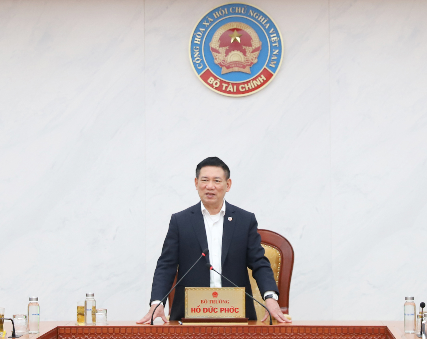 Bộ trưởng Hồ Đức Phớc ph&aacute;t biểu chỉ đạo hội nghị giao ban.