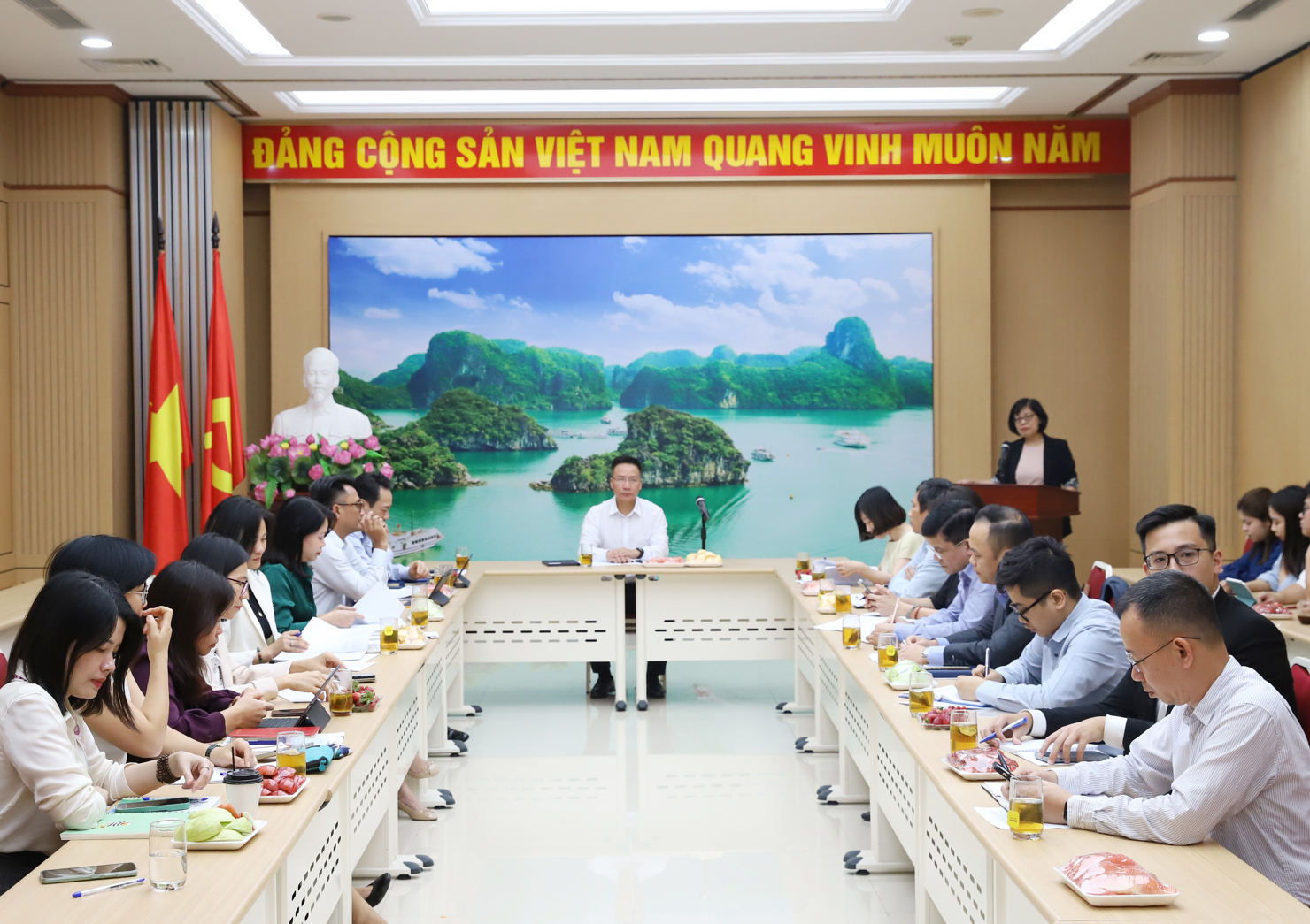Quang cảnh hội nghị.