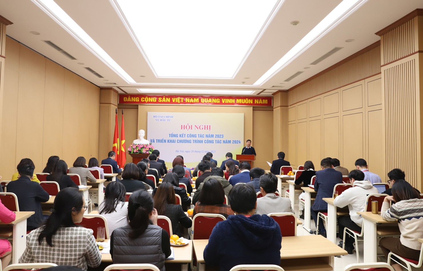 Toàn cảnh hội nghị.