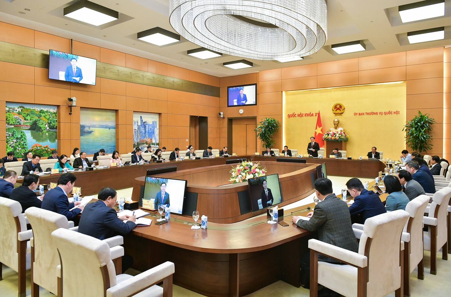 Quang cảnh cuộc làm việc. Ảnh: quochoi.vn