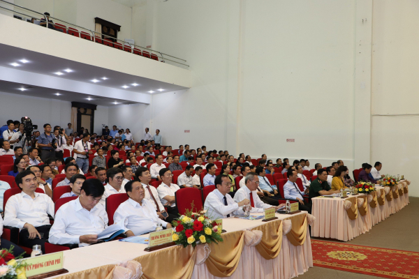 Các đại biểu dự hội nghị.