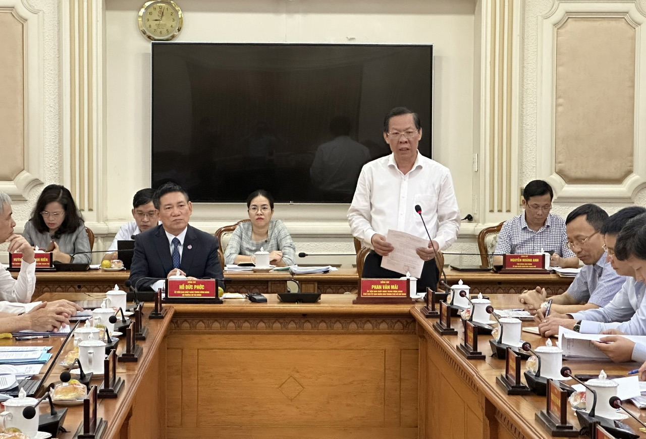 Bộ trưởng Hồ Đức Phớc v&agrave; Chủ tịch UBND TP. Hồ Ch&iacute; Minh Phan Văn M&atilde;i chủ tr&igrave; buổi l&agrave;m việc.&nbsp;