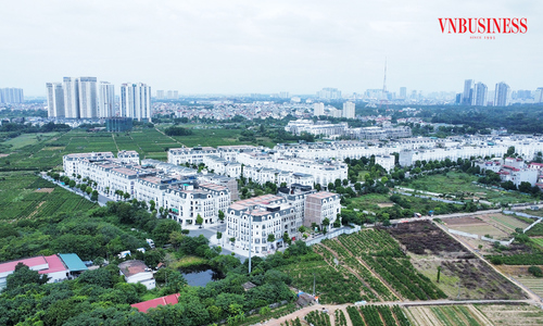 Bất động sản đang chờ dòng tiền đáo hạn ngân hàng và tiền chốt lời từ vàng chuyển sang (Ảnh: Phạm Hòa).