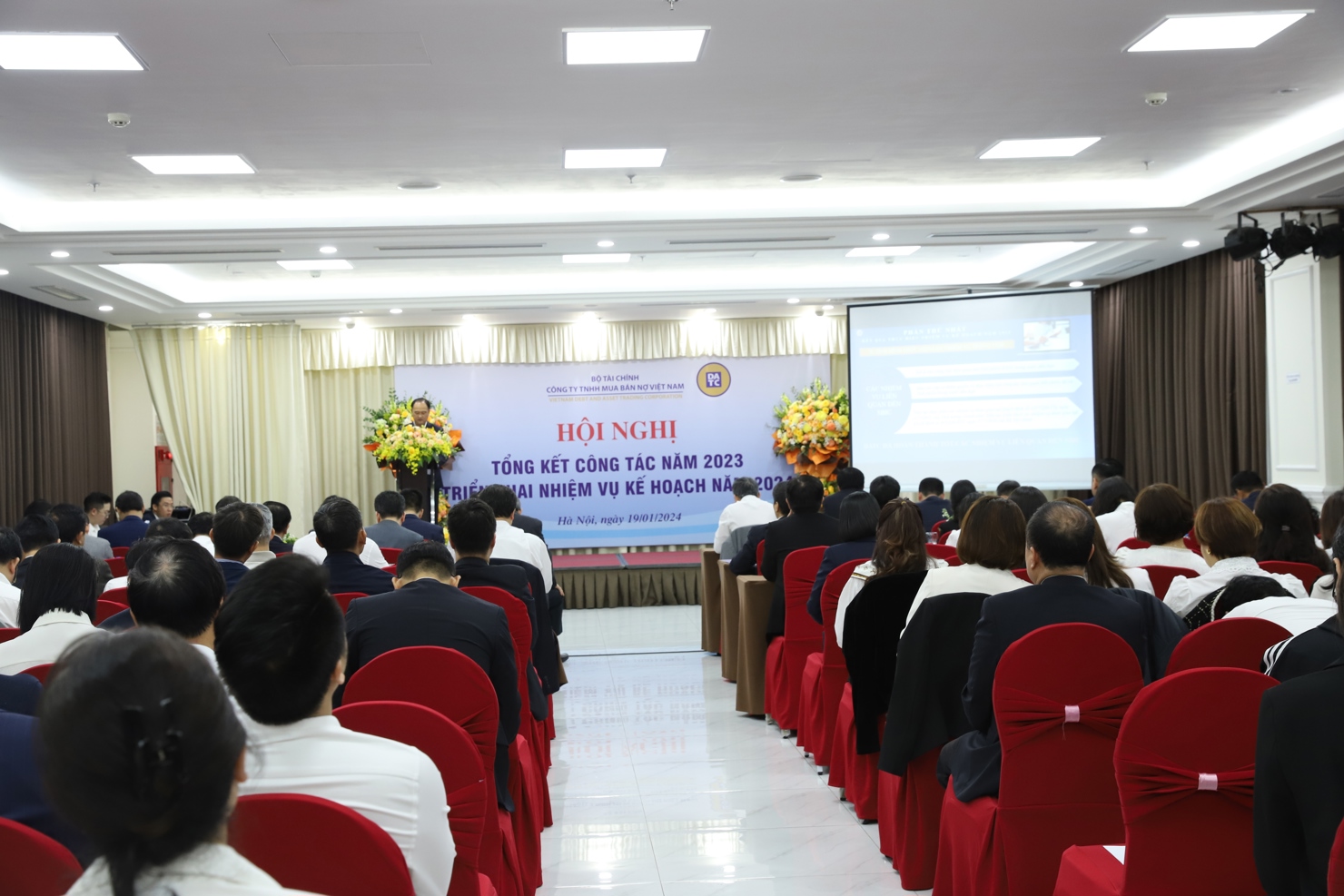 To&agrave;n cảnh Hội nghị.