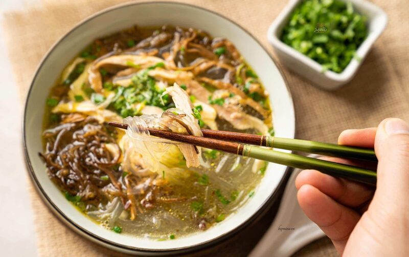 Canh măng gà chưa bao giờ thiếu trong các mâm cơm miền Bắc (Nguồn ảnh: Bếp Mina) 