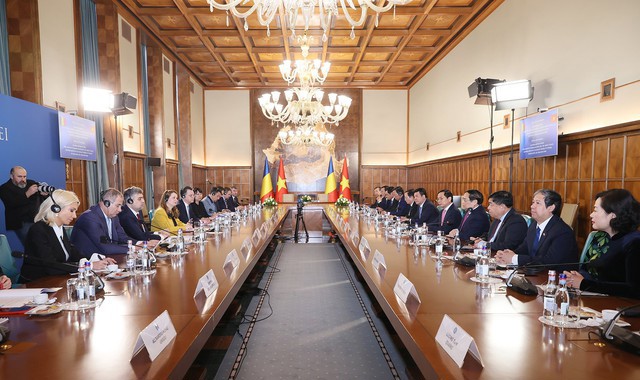 Hai Thủ tướng Việt Nam và Romania nhất trí đẩy mạnh quan hệ kinh tế - thương mại - đầu tư xứng tầm với quan hệ chính trị - Ảnh: VGP/Nhật Bắc