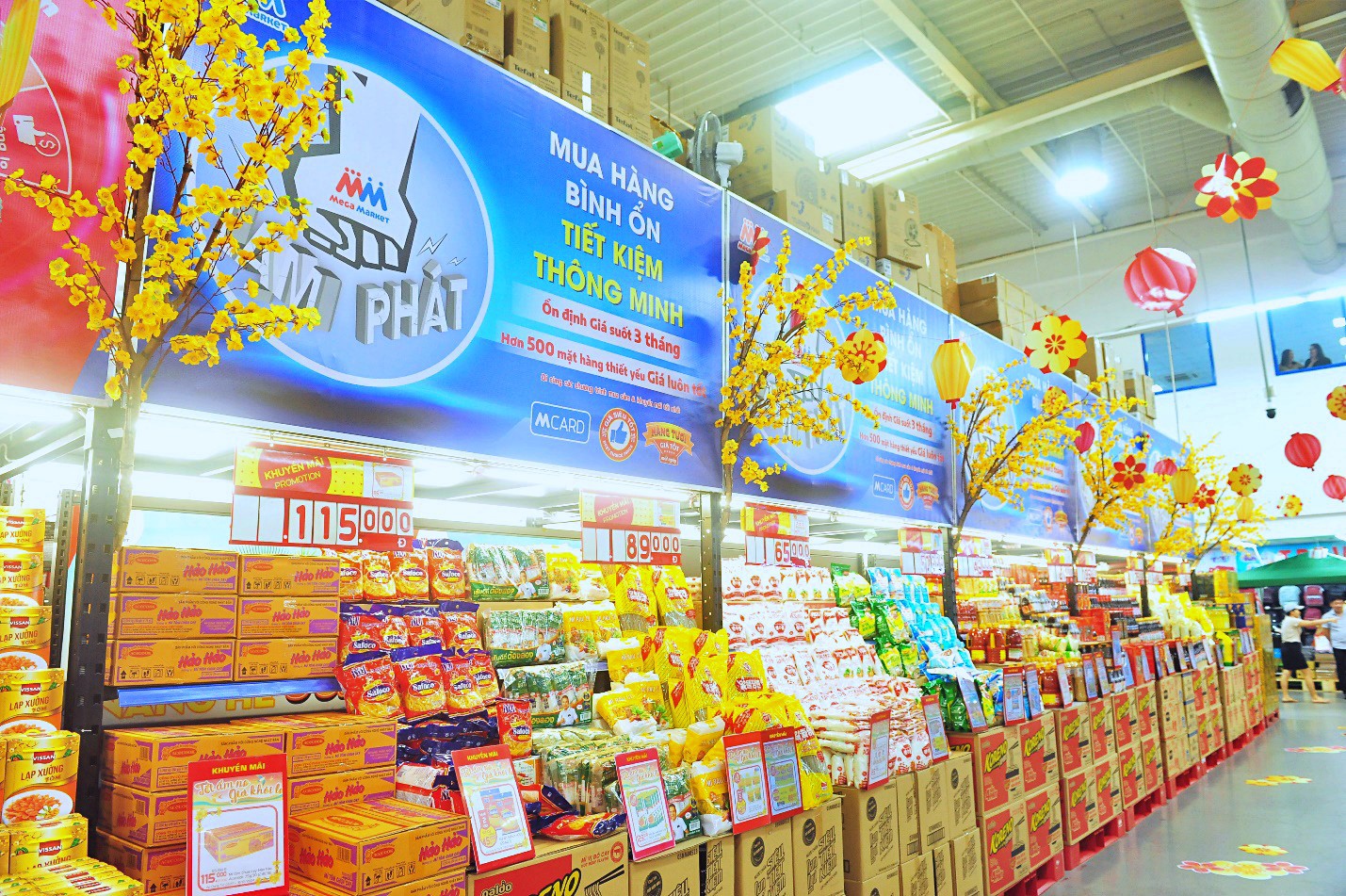 Hàng hoá Tết đa dạng phục vụ nhu cầu mua sắm của người dân Thủ đô