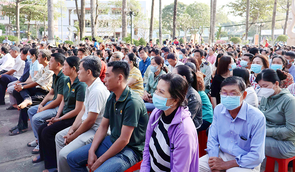 Đông đảo công đoàn viên tham gia Chương trình "Tết sum vầy" năm 2024. Ảnh: Mỹ Hạnh