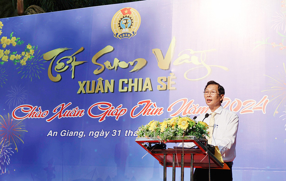 Phó Chủ tịch UBND tỉnh An Giang Lê Văn Phước - Phát biểu tại buổi lễ. Ảnh: Mỹ Hạnh