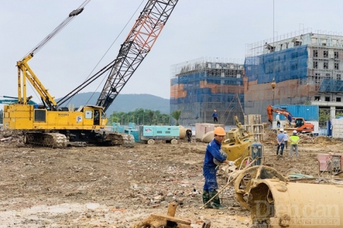 Các yếu tố đang ảnh hưởng đến thị trường bất động sản có thể sẽ tiếp diễn trong năm 2024. Ảnh: LV