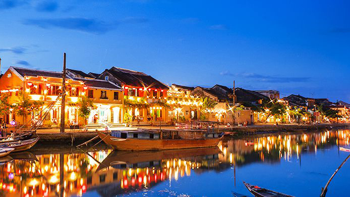 Theo xếp hạng do ứng dụng booking c&ocirc;ng bố, TP. Hội An đứng đầu Top 10 điểm đến th&acirc;n thiện nhất Việt Nam 2024.