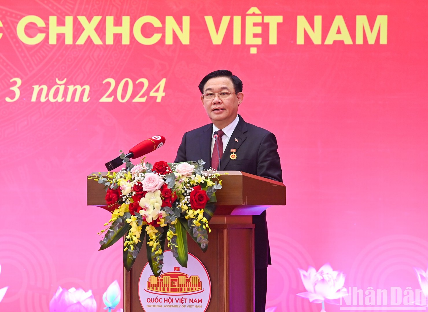 Chủ tịch Quốc hội Vương Đ&igrave;nh Huệ ph&aacute;t biểu tại buổi lễ. Ảnh: Duy Linh.