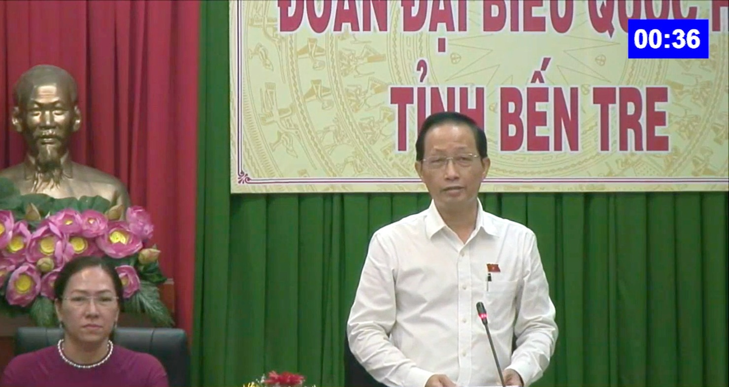 Đại biểu Nguyễn Trúc Sơn – Đoàn đại biểu Quốc hội tỉnh Bến Tre chất vấn Bộ trưởng.