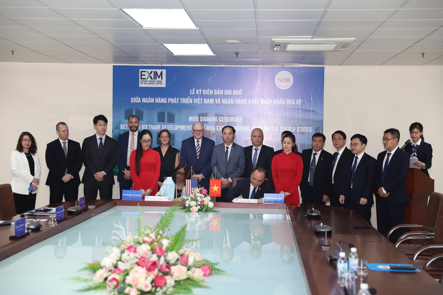 Toàn cảnh Lễ ký kết. 