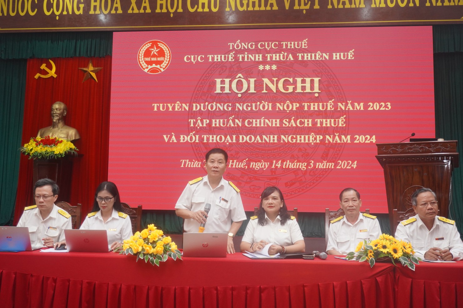 Lãnh đạo Cục Thuế chủ trì đối thoại, giải đáp vướng mắc cho các đơn vị