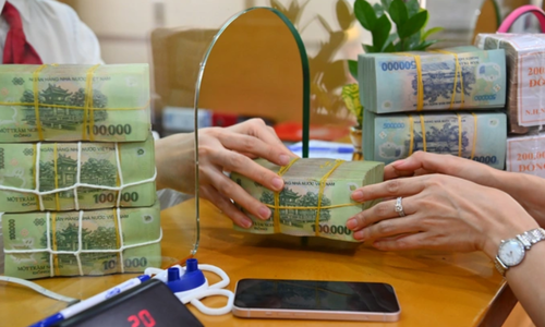 Hiện nay, lãi suất cho vay bình quân cho kỳ hạn không quá 12 tháng là 5,3%, giảm 0,4% so với tháng trước.