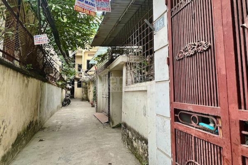 Giá chung cư tăng cao khiến không ít người dân chuyển sang tìm mua nhà trong ngõ. Ảnh:VA