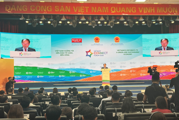 Toàn cảnh diễn đàn