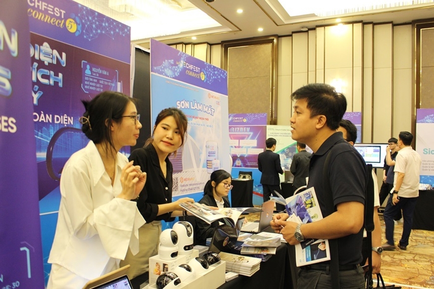 Nhiều công nghệ và sản phẩm đổi mới sáng tạo được giới thiệu tại Techfest Connect 5+. Ảnh: Quyên Duy