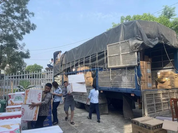 Một lượng lớn hàng hóa nhập lậu bị Đội QLTT số 4 tỉnh Quảng Nam thu giữ. Ảnh: Đội QLTT số 4