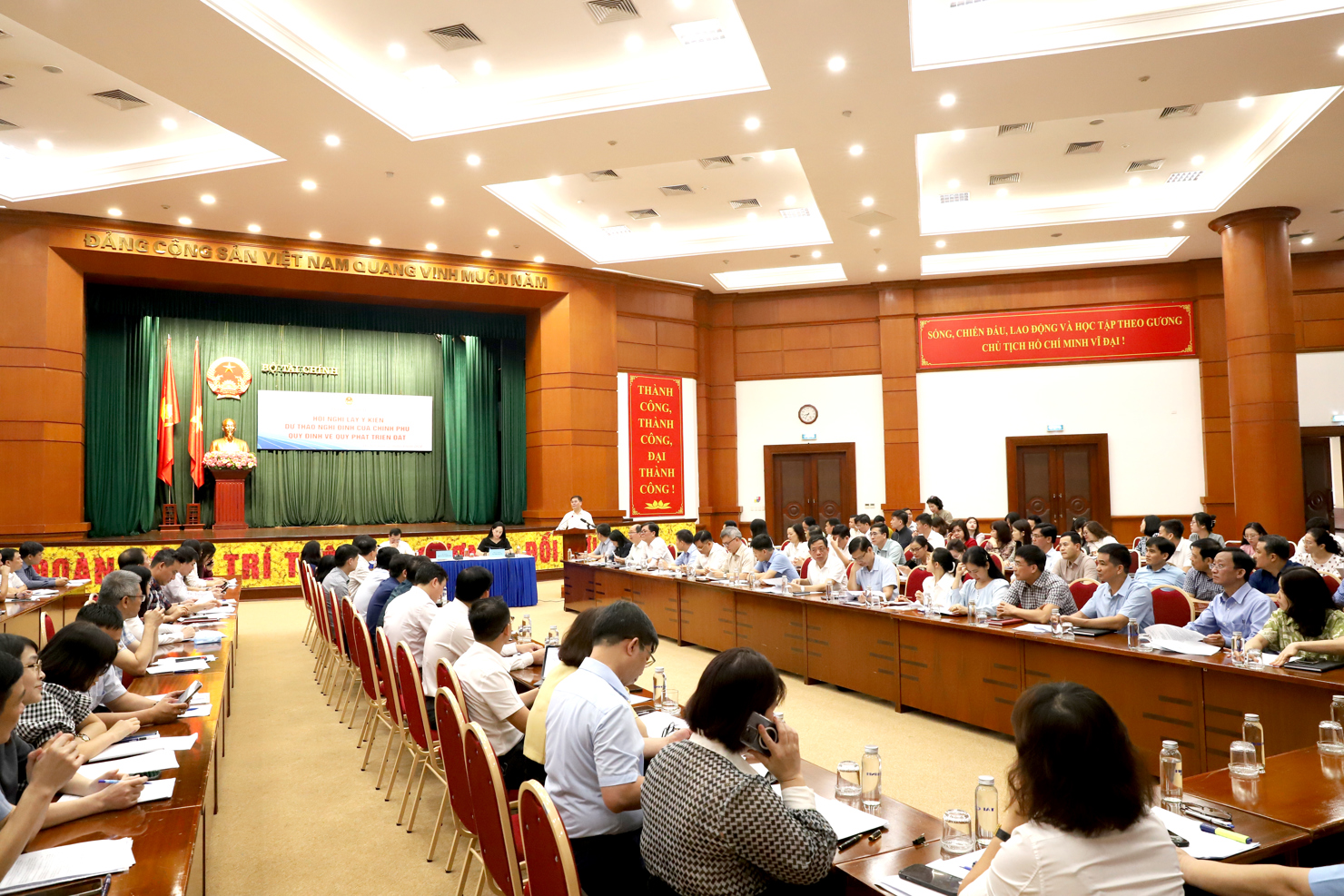 Quang cảnh Hội nghị.