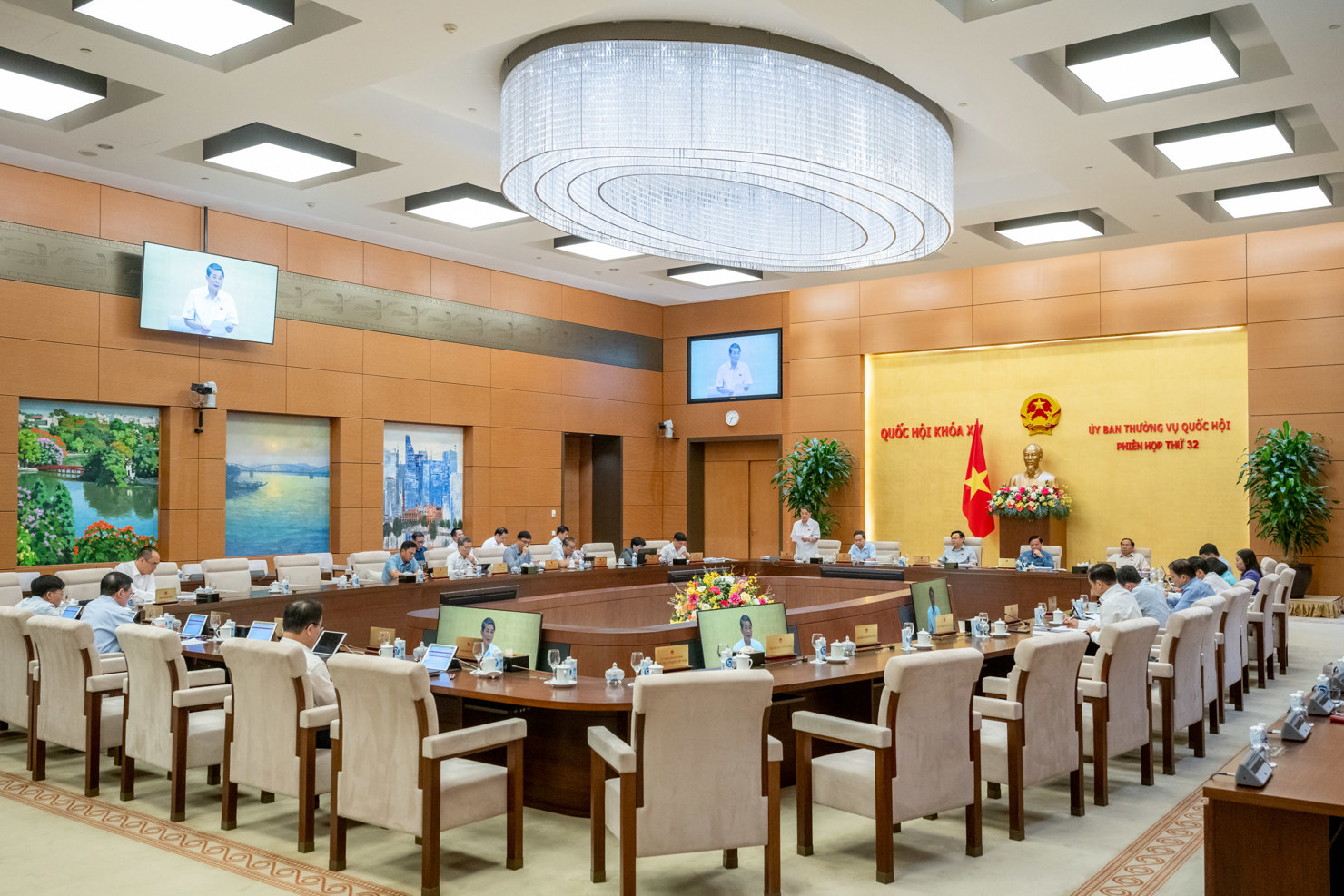 Quang cảnh Phiên họp.