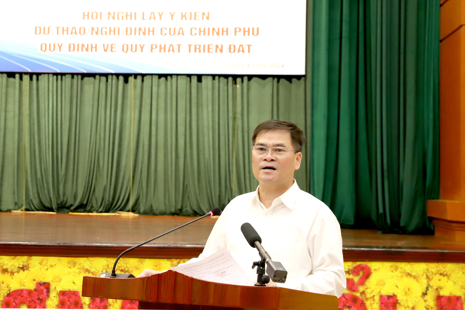 Thứ trưởng Bùi Văn Khắng chủ trì Hội nghị.