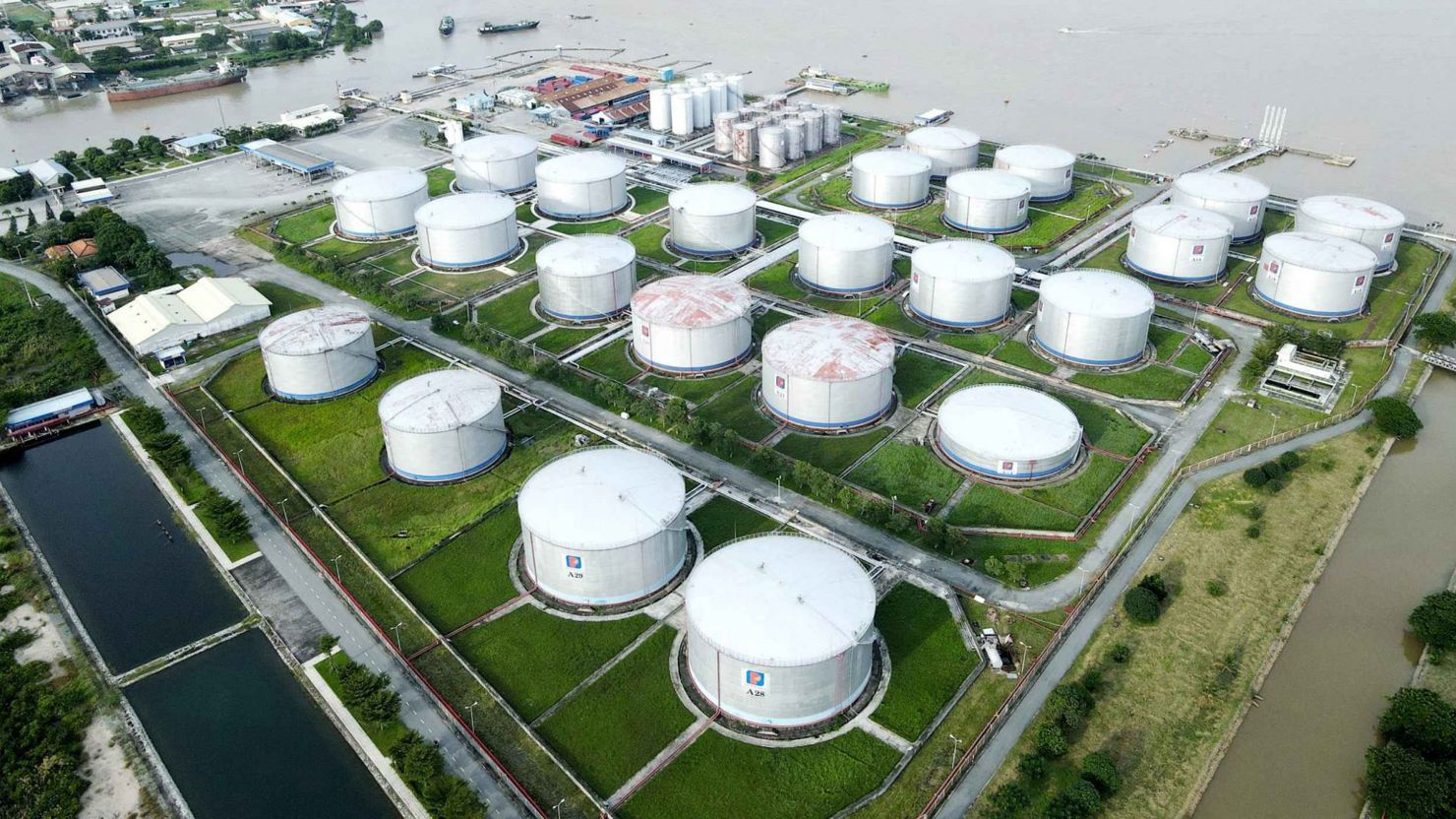Quyết định số 343/QĐ-TTg ngày 25/4/2024 phê duyệt Kế hoạch thực hiện Quy hoạch hạ tầng dự trữ, cung ứng xăng dầu, khí đốt quốc gia thời kỳ 2021 - 2030, tầm nhìn đến năm 2050