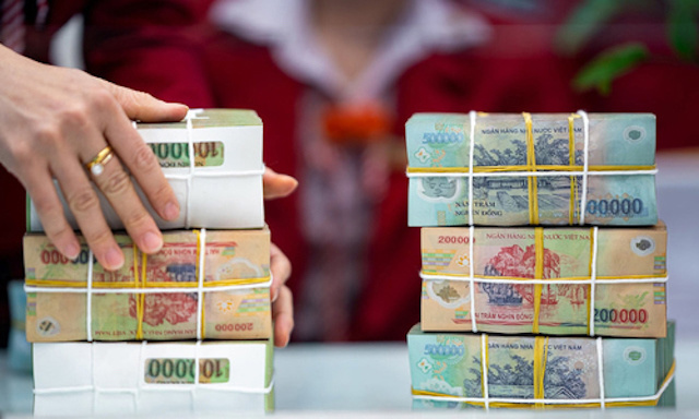 Kênh tiết kiệm kém hấp dẫn, người dân rút hàng chục nghìn tỷ khỏi hệ thống ngân hàng - Ảnh 1