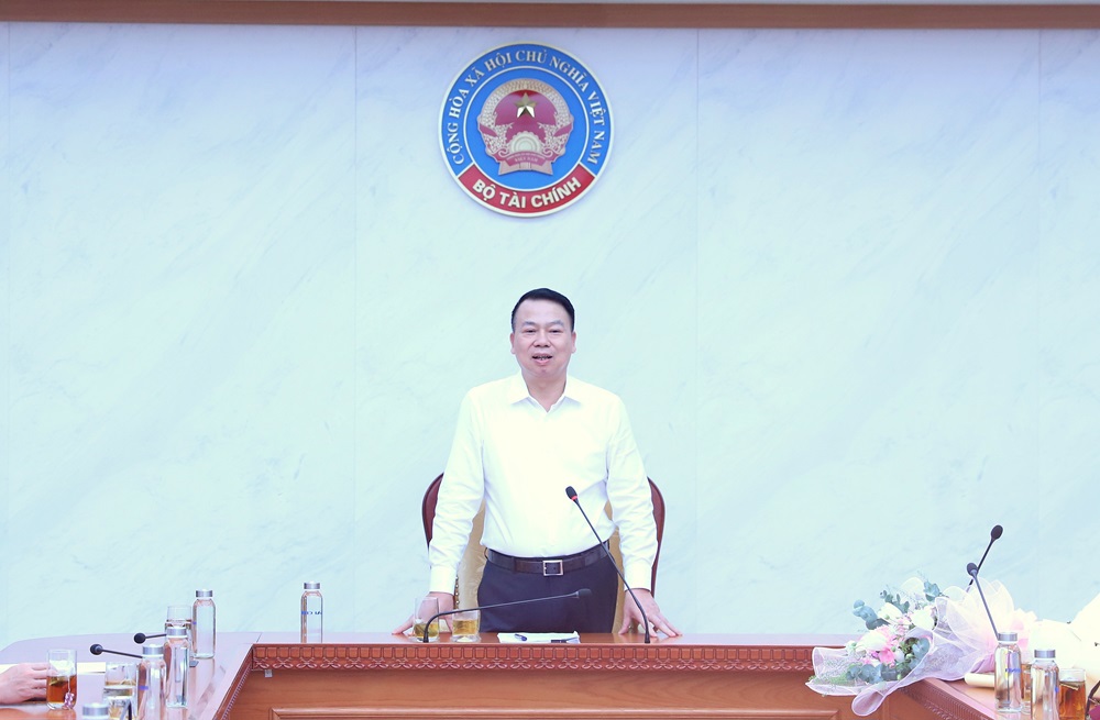Thứ trưởng Bộ Tài chính Nguyễn Đức Chi phát biểu tại buổi lễ. 