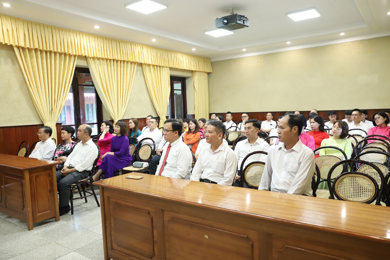 Tổng Công ty cổ phần Tái bảo hiểm quốc gia Việt Nam tổ chức hoạt động về nguồn - Ảnh 1