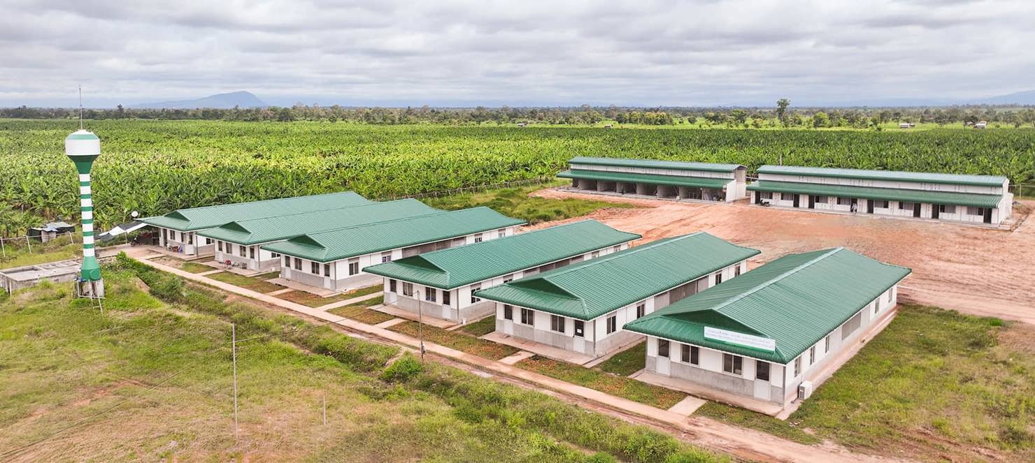 Các khu nhà ở được xây dựng khang trang, góp phần nâng cao đời sống cho CBCNV tại các Khu liên hợp nông nghiệp.