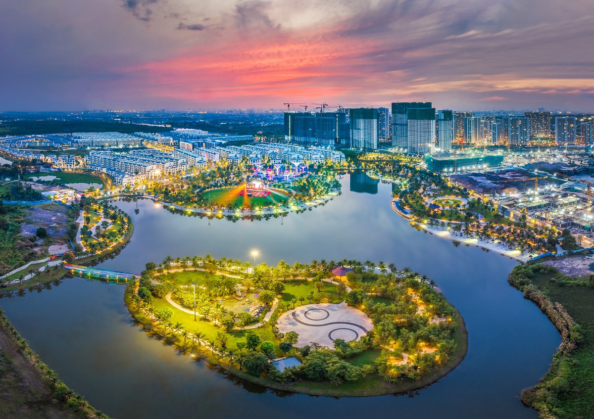 Vinhomes Grand Park trở th&agrave;nh điểm đến hấp dẫn khi sở hữu vị tr&iacute; đắc địa, ph&iacute;a Đ&ocirc;ng TP.HCM, nơi đang được đầu tư ph&aacute;t triển mạnh mẽ về hạ tầng. Ảnh: VHM