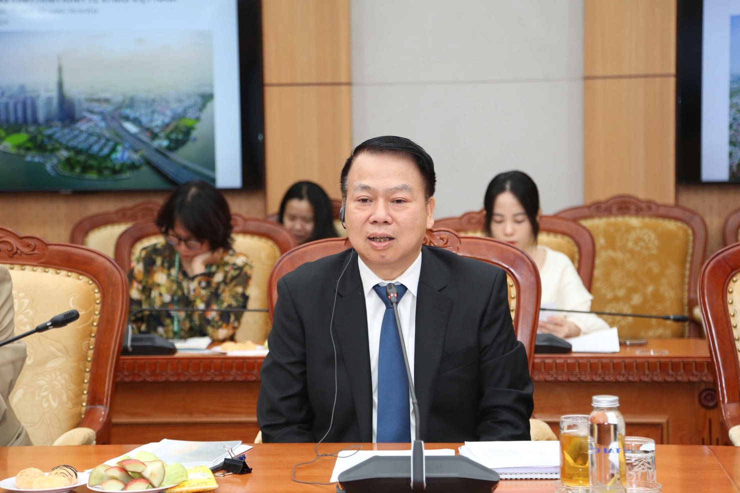 Thứ trưởng Nguyễn Đức Chi phát biểu tại cuộc làm việc.