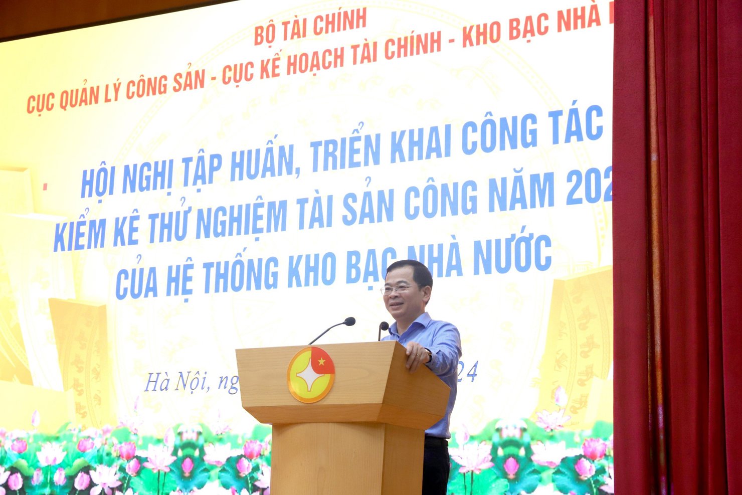 Ông Nguyễn Tân Thịnh - Cục trưởng Cục Quản lý công sản phát biểu tại Hội nghị. 