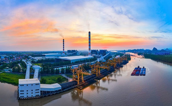 Bến cảng nhập than Nhà máy Nhiệt điện Hải Phòng.