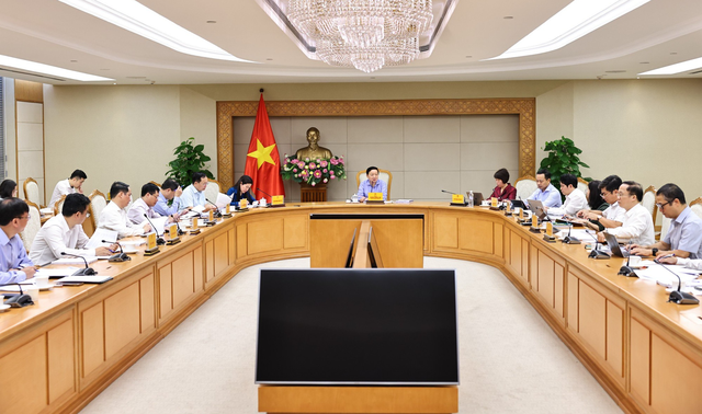 Phó Thủ tướng Chính phủ Trần Hồng Hà chủ trì cuộc họp với các bộ, ngành chức năng, về việc ban hành hệ thống ngành kinh tế xanh quốc gia.
