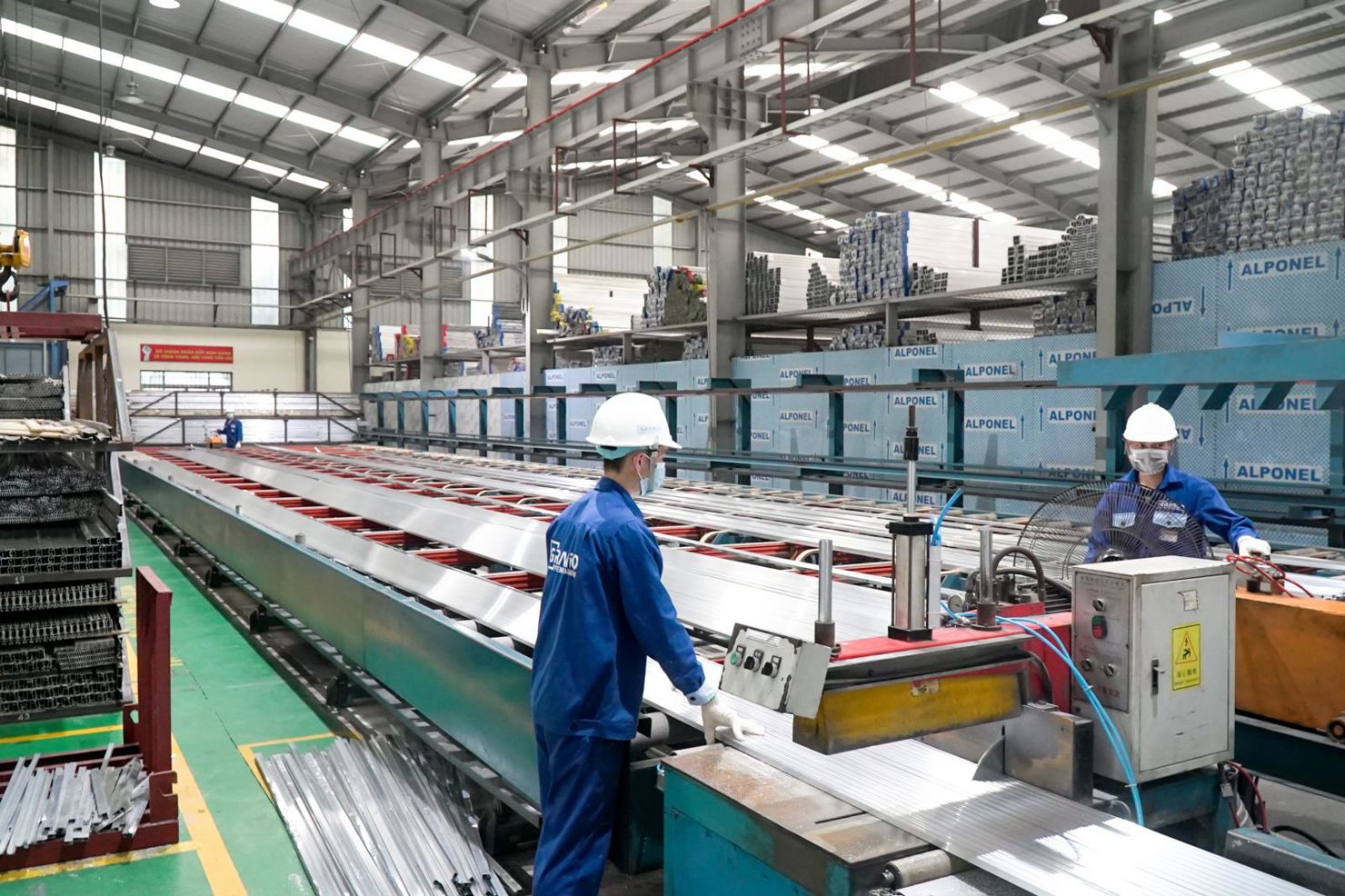 Việc tăng năng suất ngành nhôm, thép Việt Nam sẽ giúp đáp ứng nhu cầu trong nước, nhờ đó ghìm lại sự tăng giá của giá của sản phẩm. 