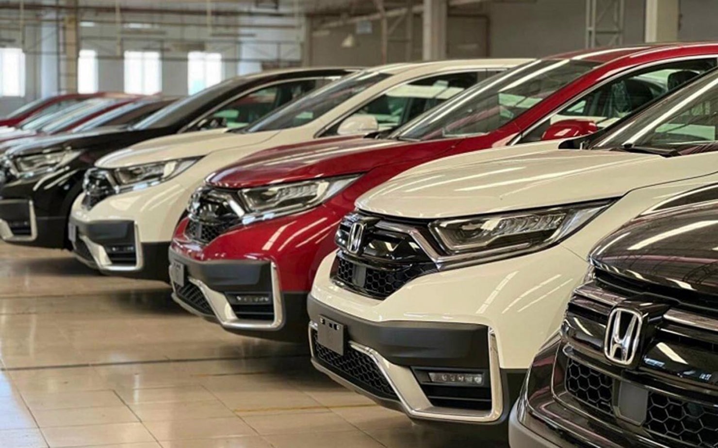 Nửa đầu tháng 6, cả nước nhập khẩu 8.038 ô tô nguyên chiếc