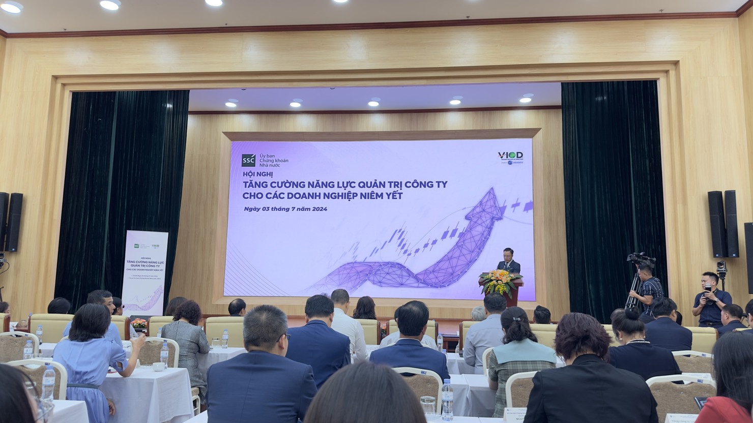 Toàn cảnh Hội nghị.
