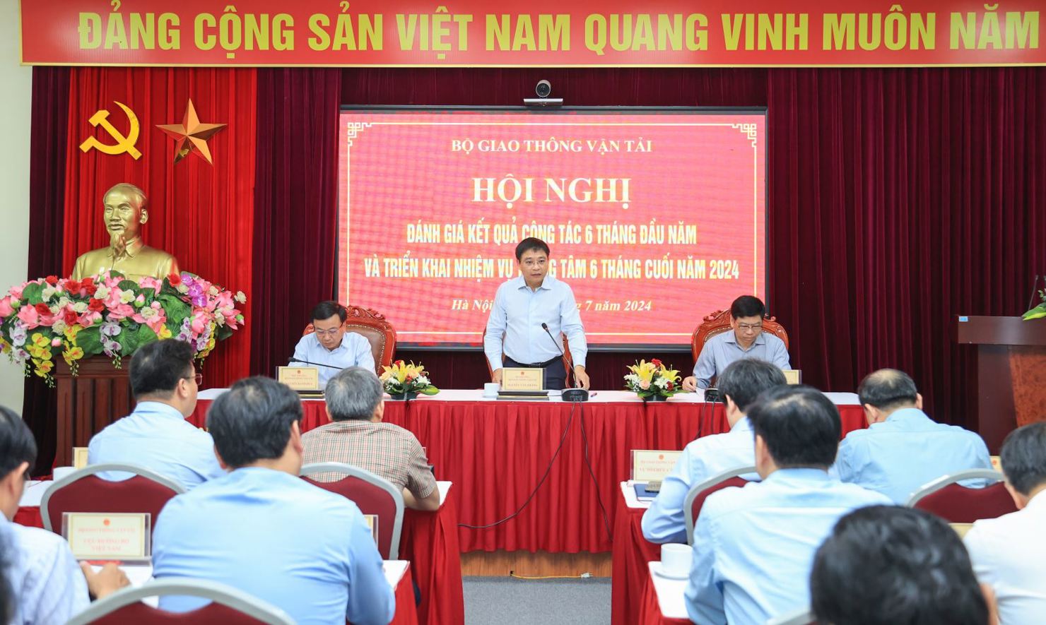 Bộ trưởng Bộ GTVT Nguyễn Văn Thắng chủ trì Hội nghị đánh giá kết quả công tác 6 tháng đầu năm và triển khai nhiệm vụ trọng tâm 6 tháng cuối năm 2024.