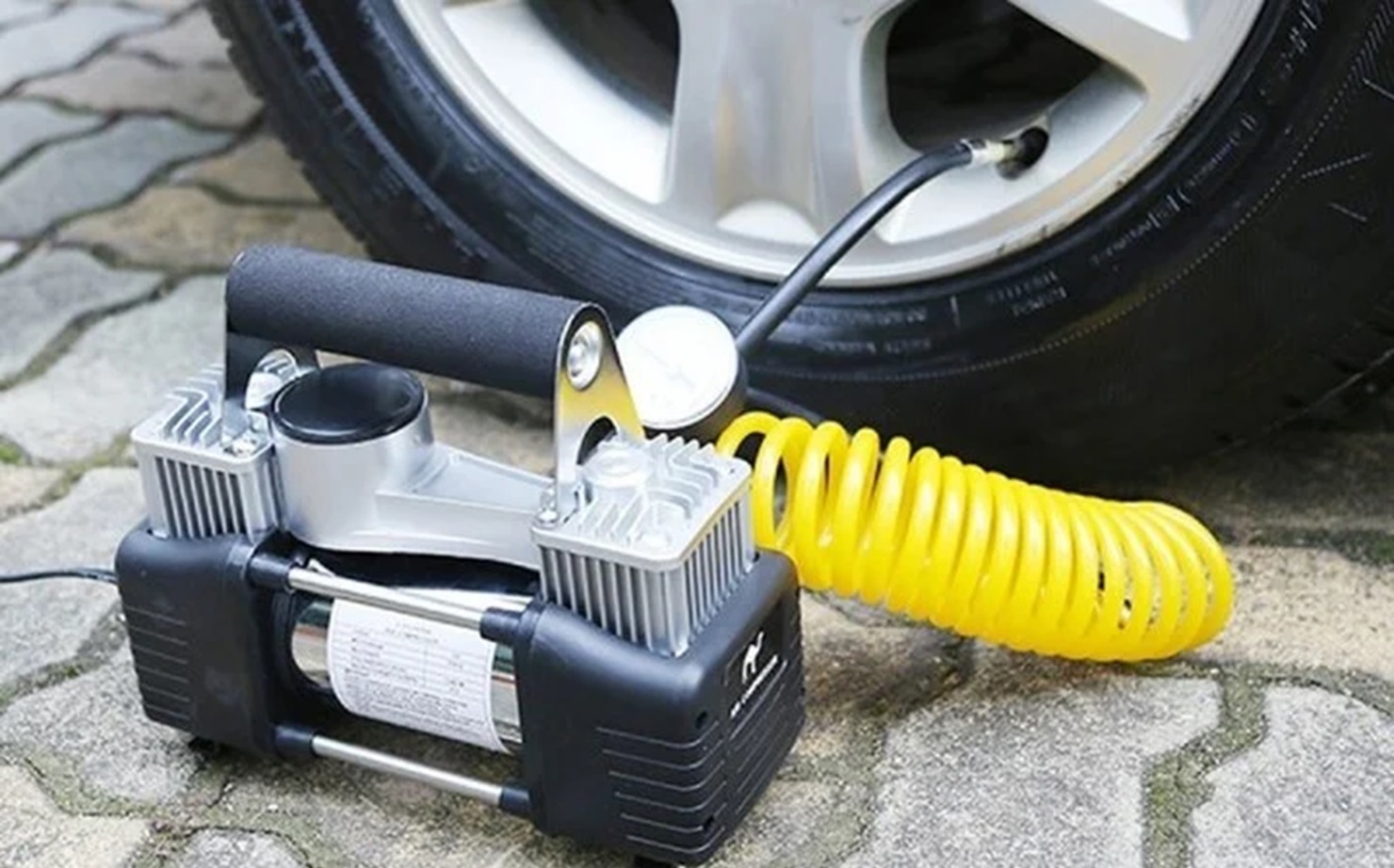 Nhiều người dùng có xu hướng bơm lốp thật căng vì cho rằng như vậy xe sẽ tiết kiệm nhiên liệu hơn